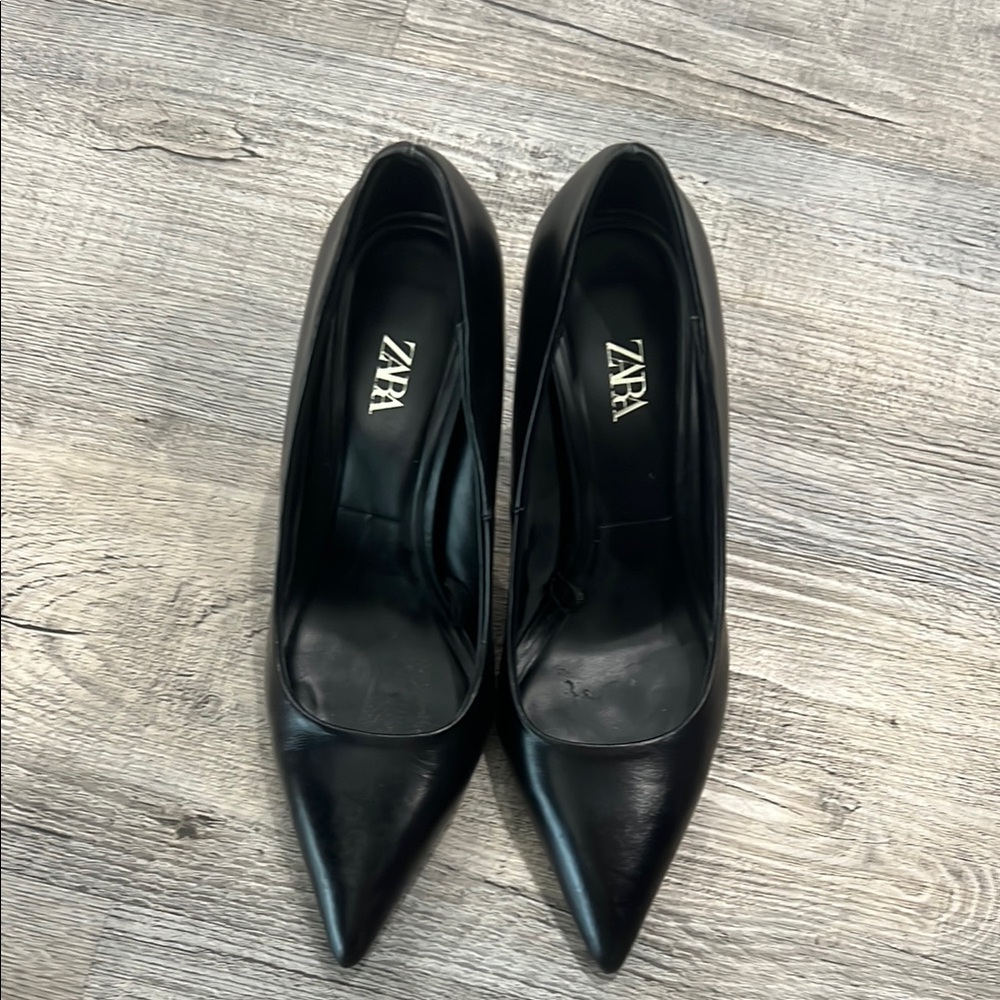 Zara Black Women's Shoes size 6 , lightly warn